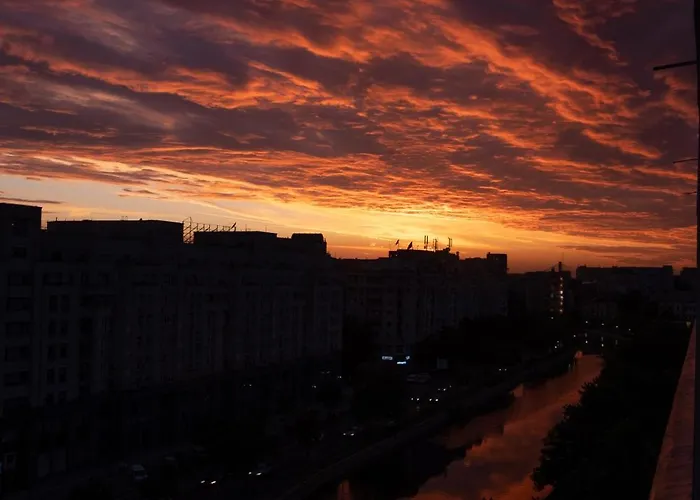Old Town Parliament View * Bucureşti